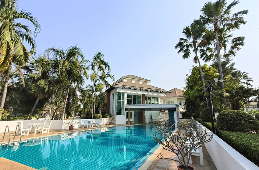 House with Shared Pool in Nichada Thani 